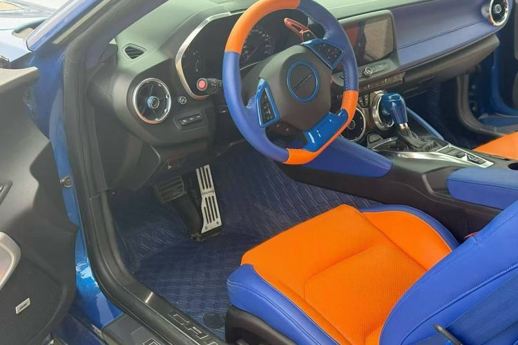 Used Chevrolet Camaro 2017 2.0T RS Interior 2