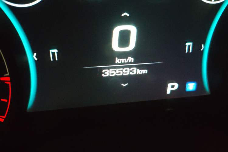 Used Chevrolet Camaro 2017 2.0T RS Odometer Close Up