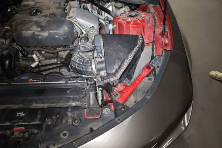Used Chevrolet Camaro 2017 2.0T RS Engine Bay Left