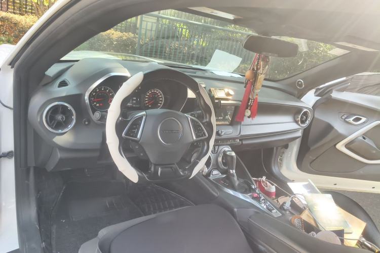 Used Chevrolet Camaro  Center Console