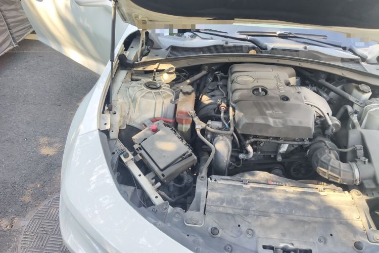 Used Chevrolet Camaro  Engine Bay Right