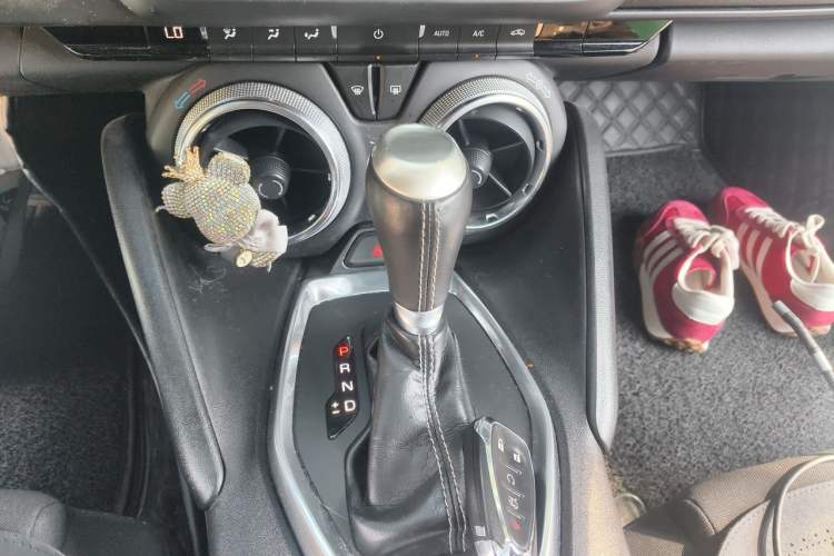 Used Chevrolet Camaro  Gear Lever