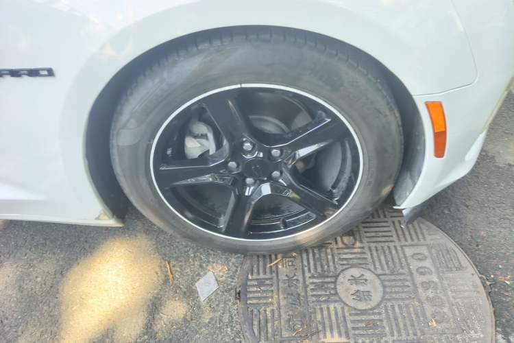 Used Chevrolet Camaro  Right Front Wheel Hub