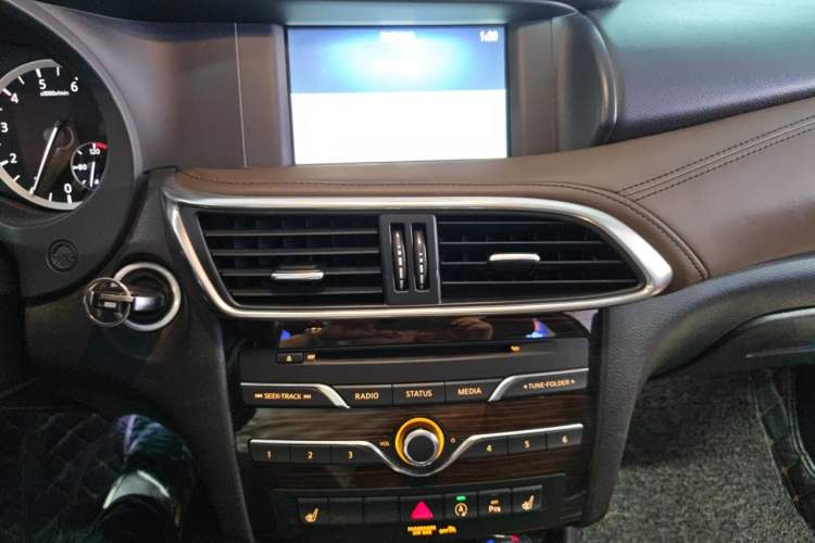 Used Chevrolet Camaro 2017 2.0T RS Audio And AC Panel