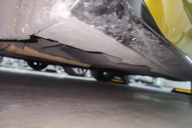 Used Chevrolet Camaro  Chassis Front Left
