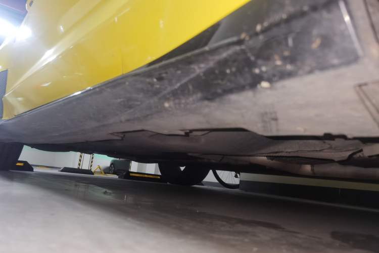 Used Chevrolet Camaro  Chassis Front Right