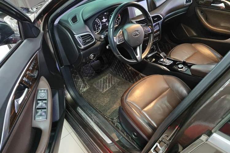 Used Chevrolet Camaro 2017 2.0T RS Driver Seat