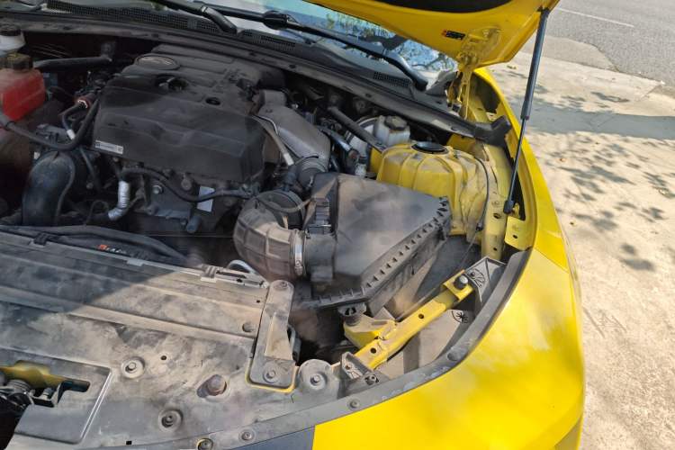 Used Chevrolet Camaro 2017 2.0T RS Engine Bay Left