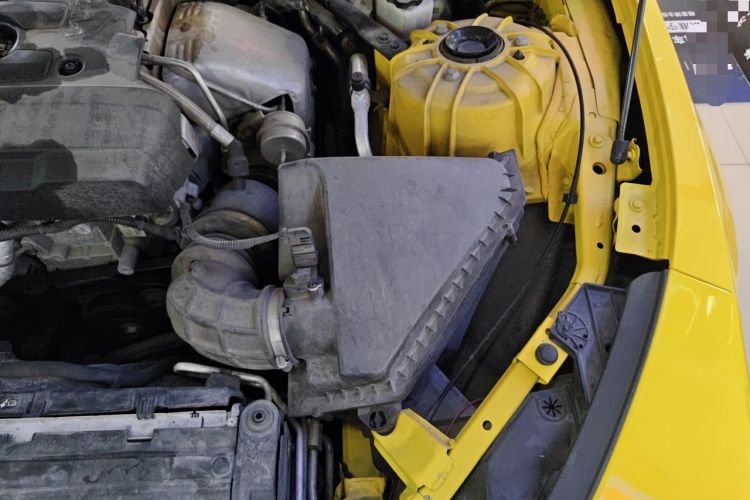Used Chevrolet Camaro 2017 2.0T RS Engine Bay Left