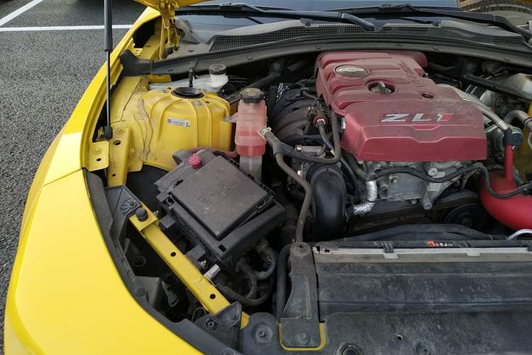 Used Chevrolet Camaro 2017 2.0T RS Engine Bay Right