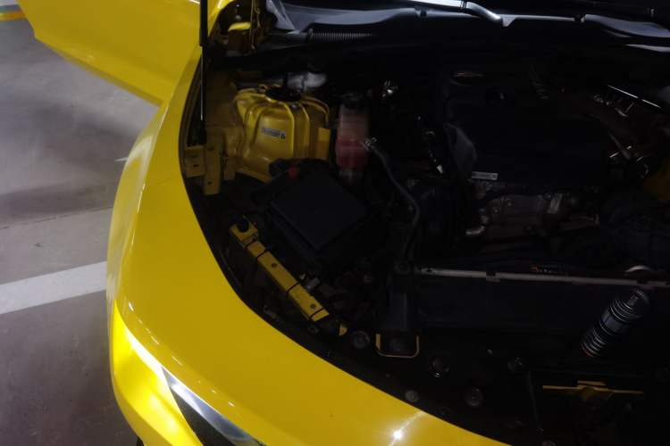 Used Chevrolet Camaro  Engine Bay Right