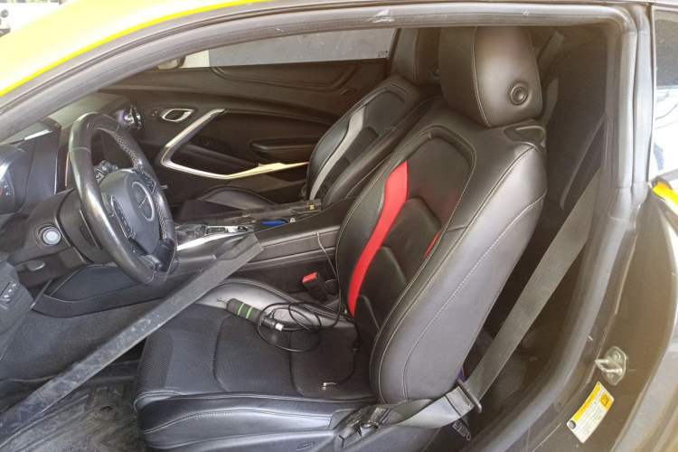 Used Chevrolet Camaro 2017 2.0T RS Left Front Seat