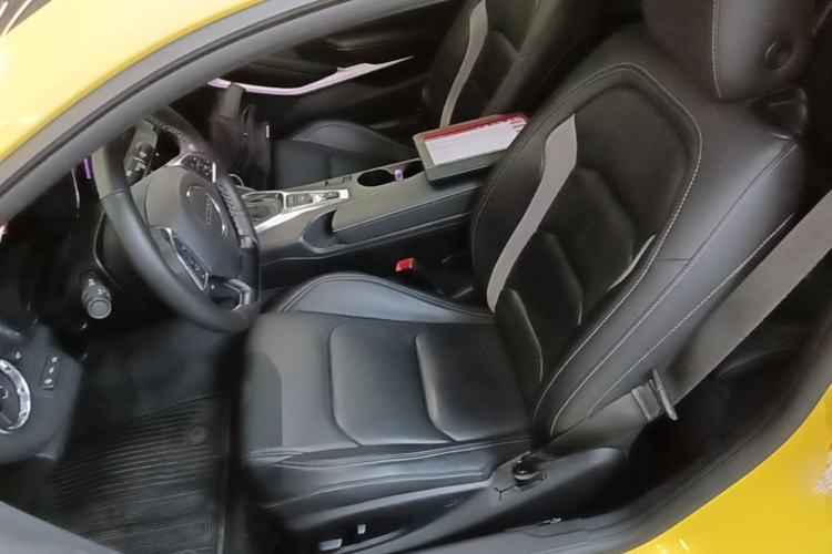 Used Chevrolet Camaro 2017 2.0T RS Left Front Seat