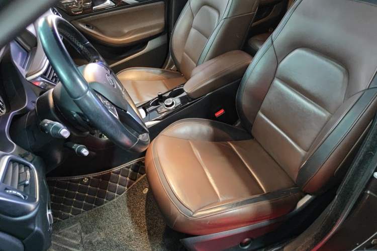 Used Chevrolet Camaro 2017 2.0T RS Left Front Seat