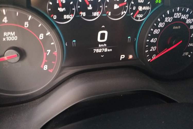 Used Chevrolet Camaro 2017 2.0T RS Odometer Close Up