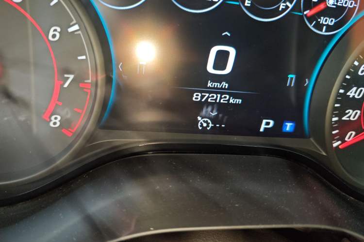 Used Chevrolet Camaro 2017 2.0T RS Odometer Close Up