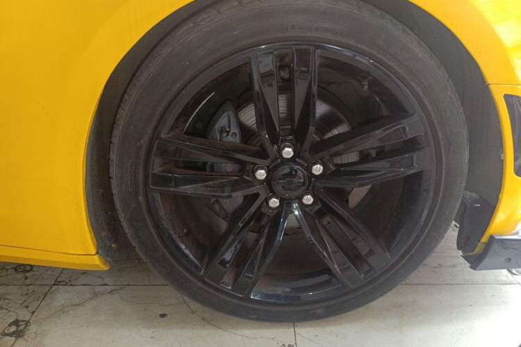Used Chevrolet Camaro 2017 2.0T RS Right Front Wheel Hub