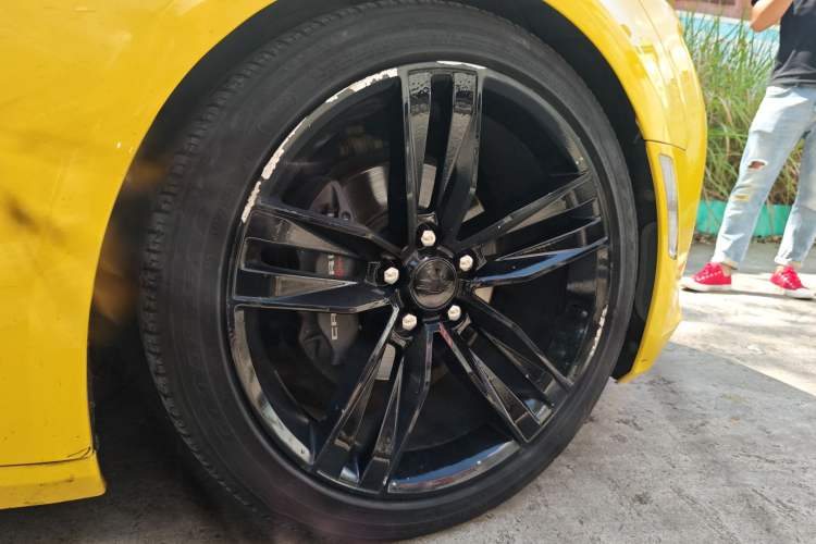 Used Chevrolet Camaro 2017 2.0T RS Right Front Wheel Hub