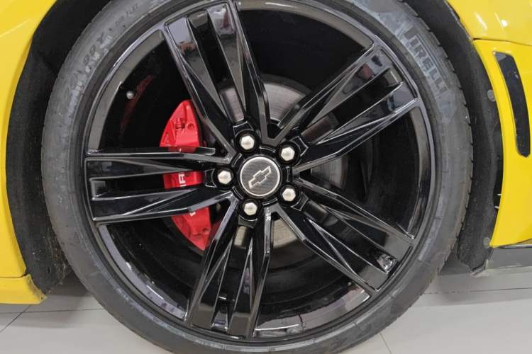 Used Chevrolet Camaro 2017 2.0T RS Right Front Wheel Hub