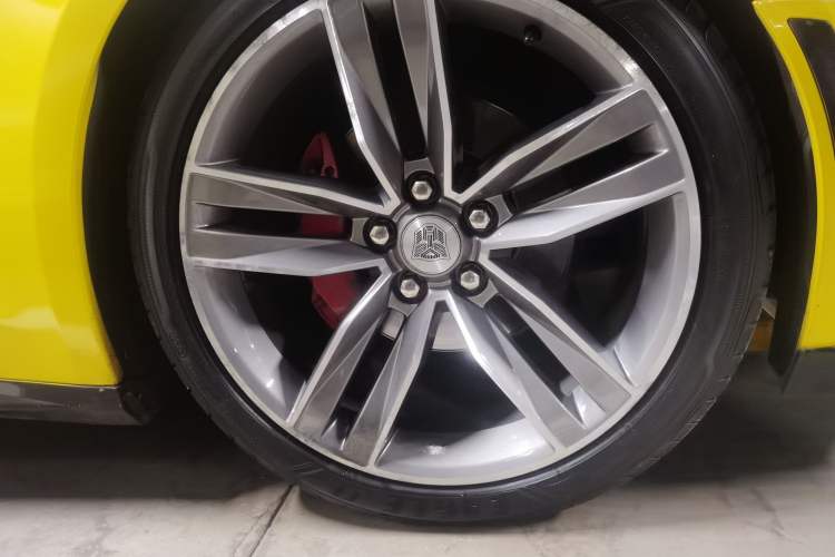 Used Chevrolet Camaro  Right Front Wheel Hub