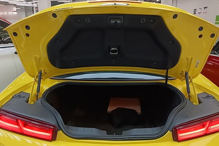 Used Chevrolet Camaro 2017 2.0T RS Trunk
