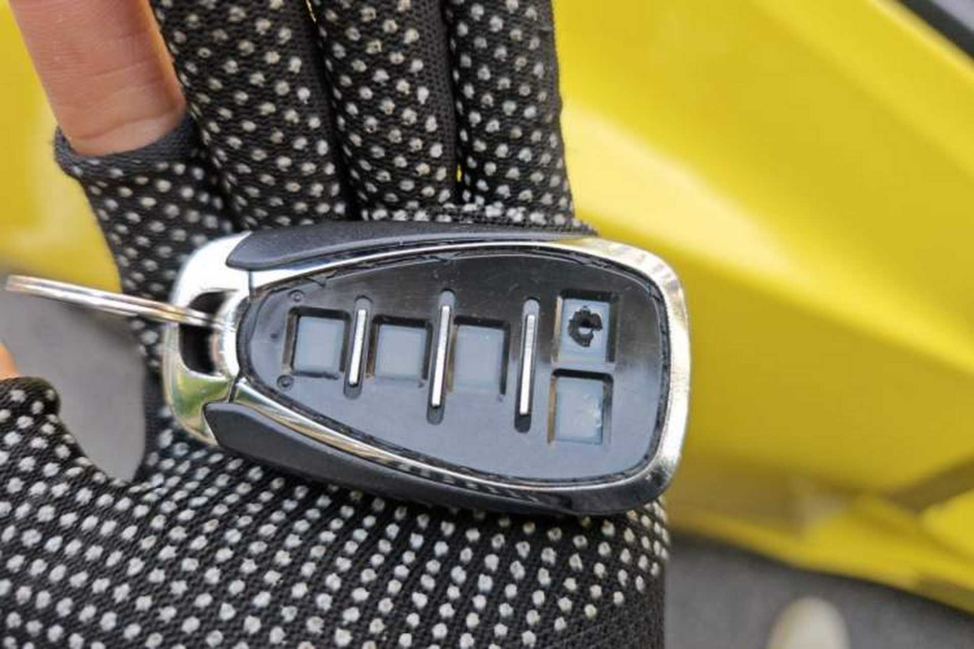 Used Chevrolet Camaro 2017 2.0T RS Vehicle Key