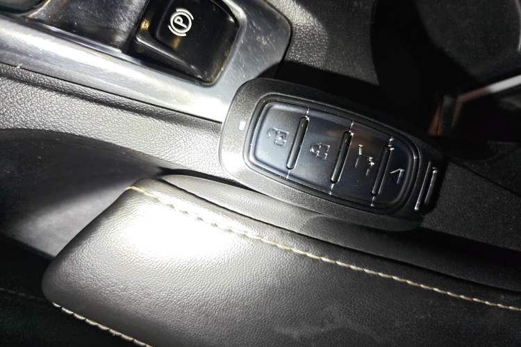 Used Chevrolet Camaro 2017 2.0T RS Vehicle Key