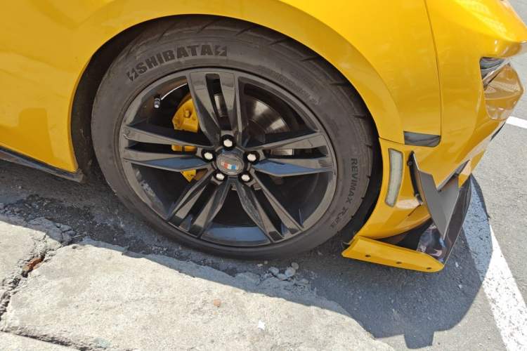 Used Chevrolet Camaro  Right Front Wheel Hub