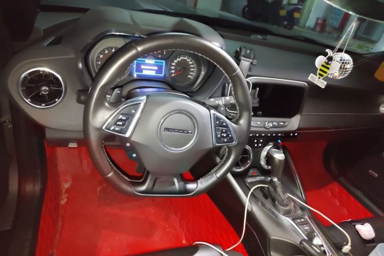 Used Chevrolet Camaro  Center Console