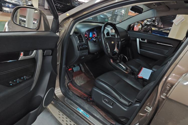 Used Chevrolet Captiva 2017 2.4L 4x4 Flagship Edition 7-Seater Driver Seat