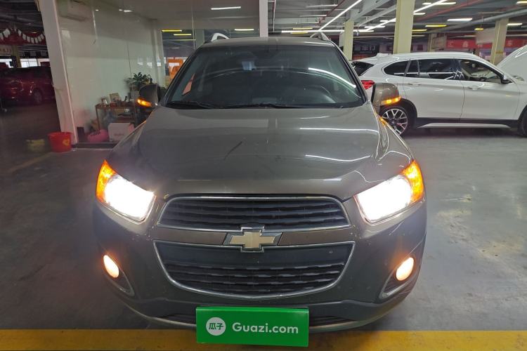 Used Chevrolet Captiva 2017 2.4L 4x4 Flagship Edition 7-Seater Front