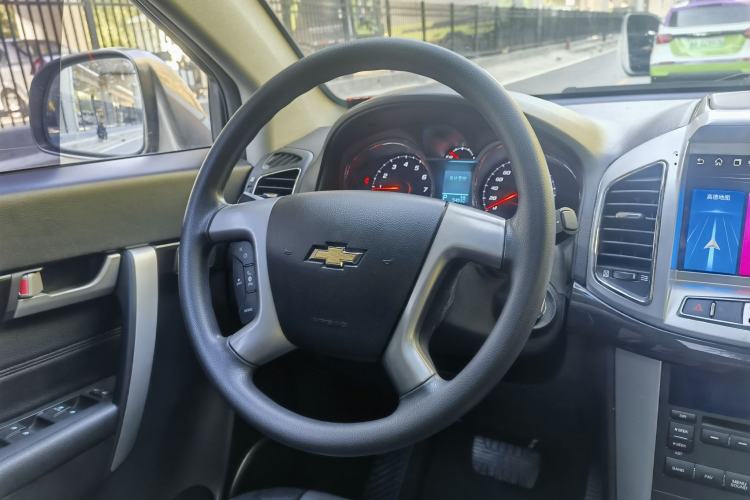 Used Chevrolet Captiva 2015 2.4L Two-Wheel Drive Urban Version 7 Seats Interior 2