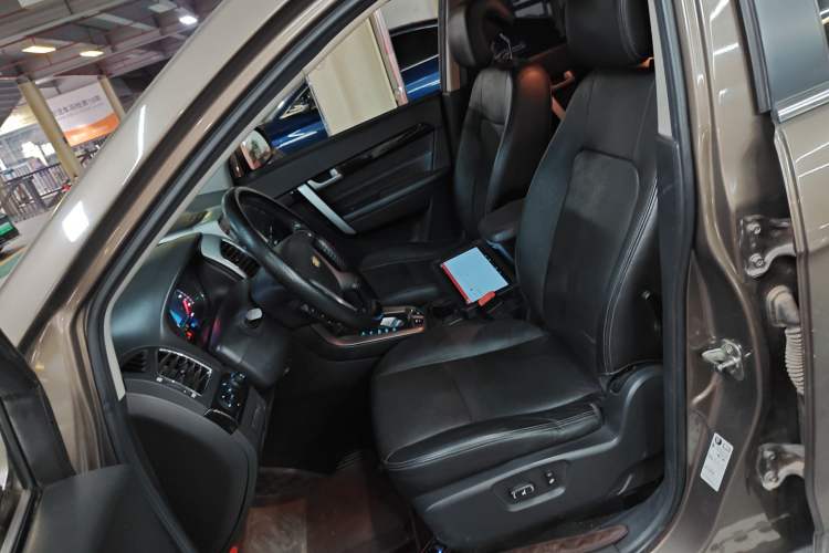 Used Chevrolet Captiva 2017 2.4L 4x4 Flagship Edition 7-Seater Left Front Seat