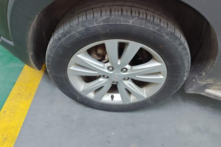 Used Chevrolet Captiva 2017 2.4L 4x4 Flagship Edition 7-Seater Left Front Wheel Hub