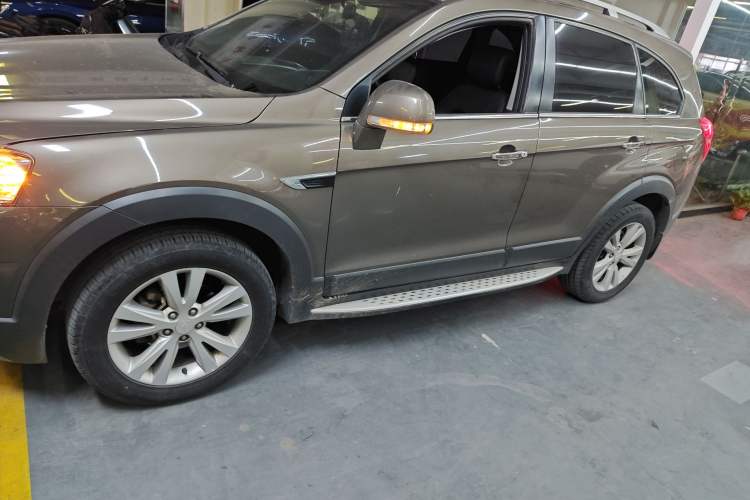 Used Chevrolet Captiva 2017 2.4L 4x4 Flagship Edition 7-Seater Left Side