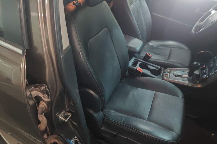 Used Chevrolet Captiva 2017 2.4L 4x4 Flagship Edition 7-Seater Right Front Seat