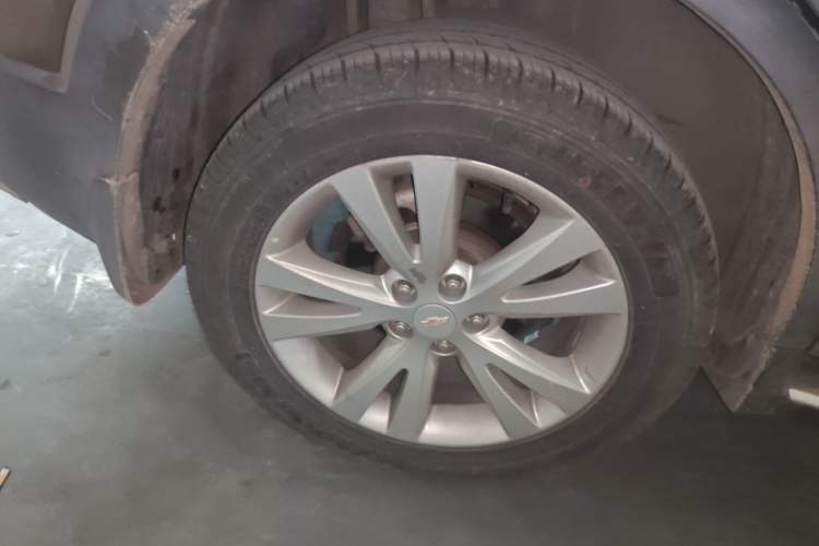 Used Chevrolet Captiva 2017 2.4L 4x4 Flagship Edition 7-Seater Right Rear Wheel Hub