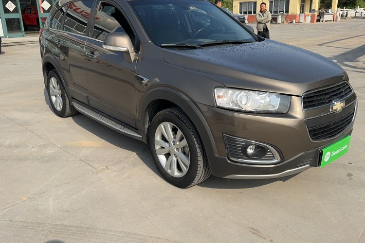 Used Chevrolet Captiva 2015 2.4L 4x4 Flagship Edition 7-Seater Exterior 2