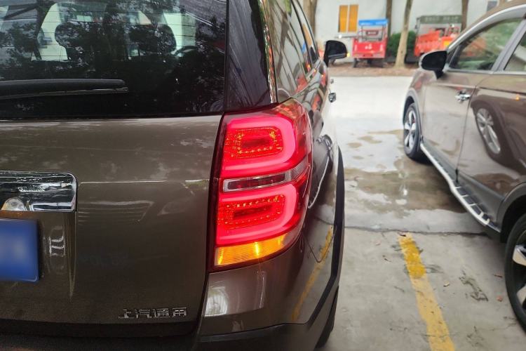 Used Chevrolet Captiva 2017 2.4L 4x4 Flagship Edition 7-Seater Exterior 6