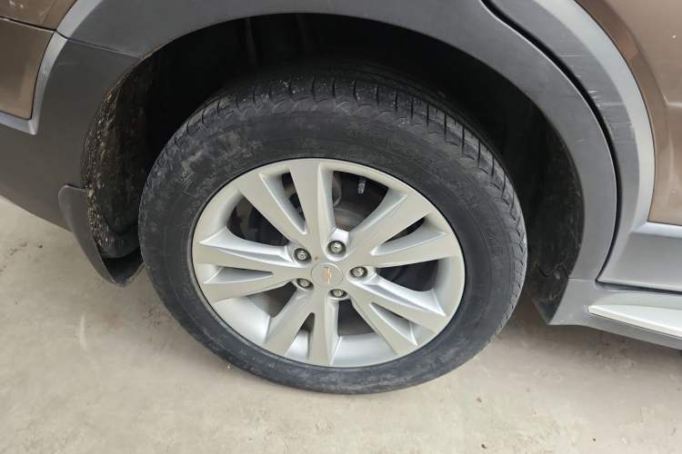 Used Chevrolet Captiva 2017 2.4L 4x4 Flagship Edition 7-Seater Exterior 8