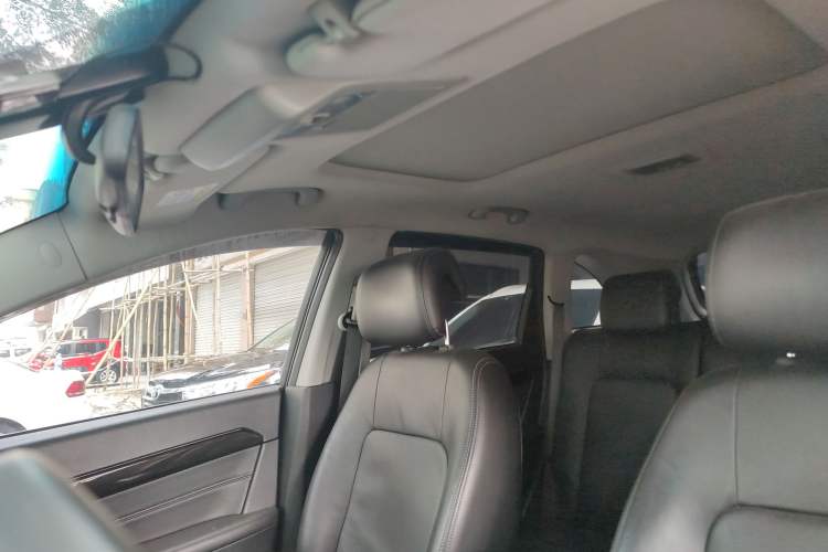 Used Chevrolet Captiva 2015 2.4L Two-Wheel Drive Urban Version 7 Seats Headliner