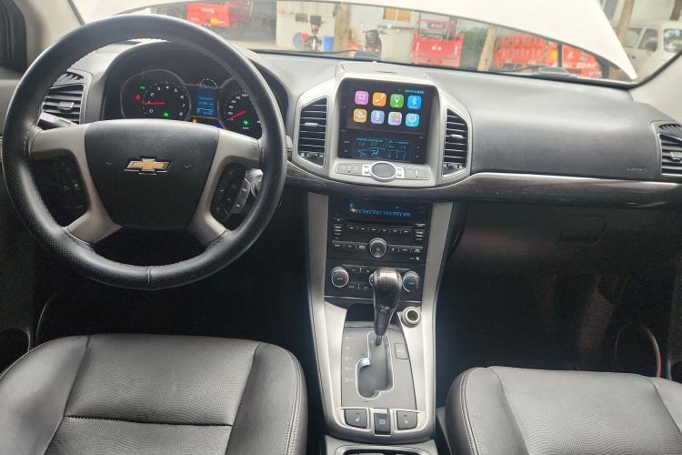 Used Chevrolet Captiva 2017 2.4L 4x4 Flagship Edition 7-Seater Interior 2