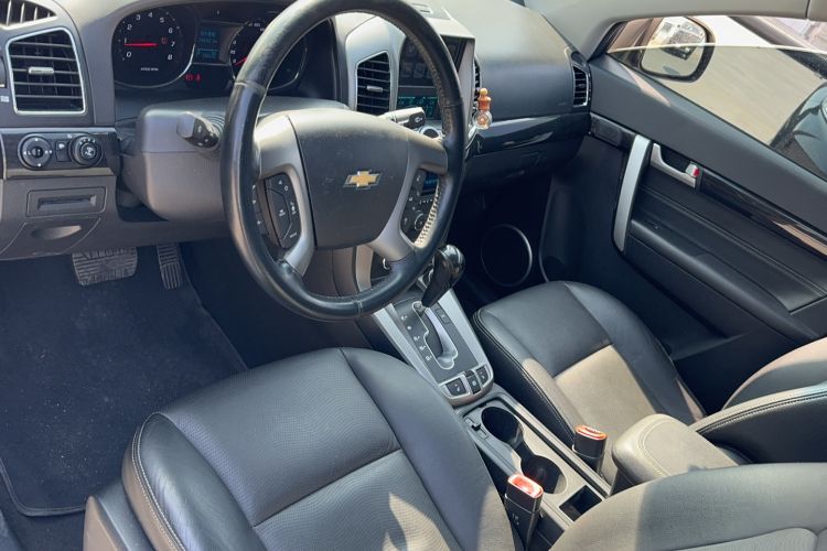 Used Chevrolet Captiva 2015 2.4L 4x4 Flagship Edition 7-Seater Interior 2