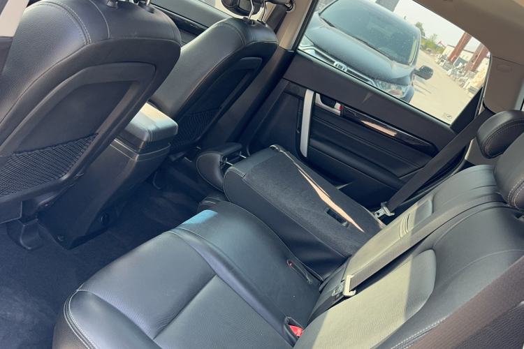 Used Chevrolet Captiva 2015 2.4L 4x4 Flagship Edition 7-Seater Interior 3