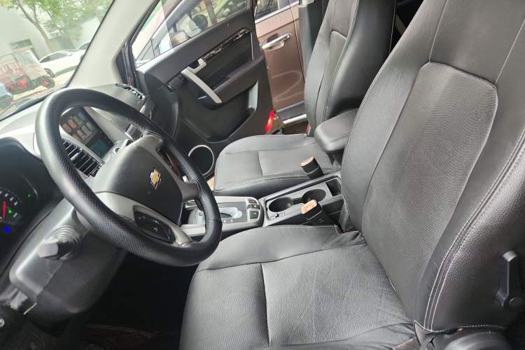 Used Chevrolet Captiva 2017 2.4L 4x4 Flagship Edition 7-Seater Left Front Seat