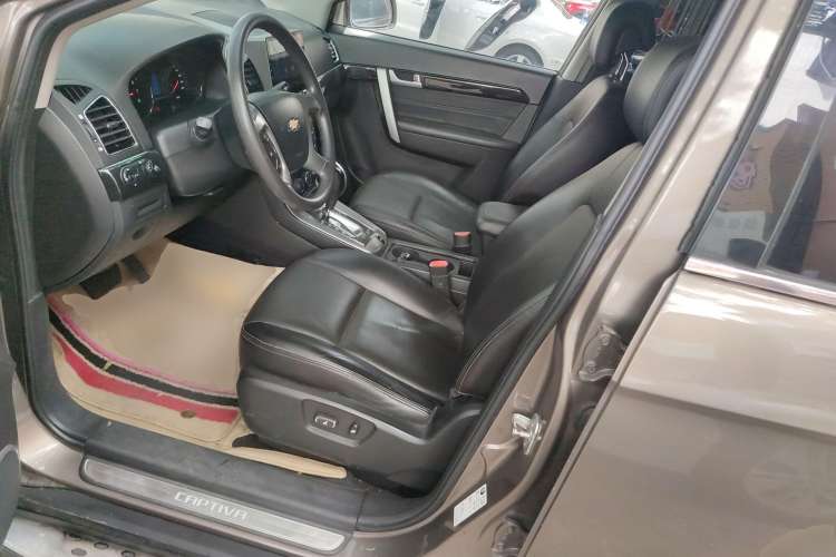 Used Chevrolet Captiva 2015 2.4L Two-Wheel Drive Urban Version 7 Seats Left Front Seat