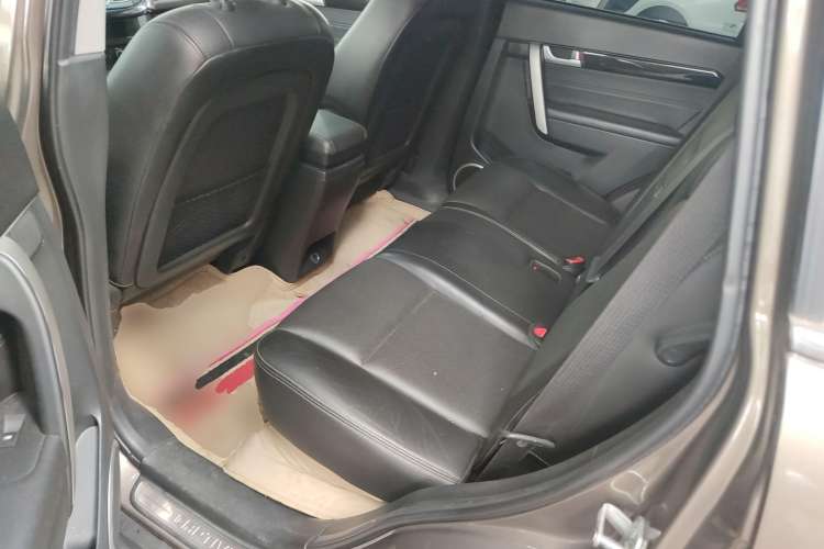 Used Chevrolet Captiva 2015 2.4L Two-Wheel Drive Urban Version 7 Seats Left Rear Seat