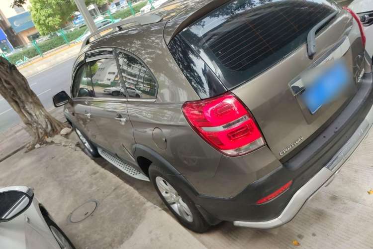 Used Chevrolet Captiva 2015 2.4L Two-Wheel Drive Urban Version 7 Seats Left Side