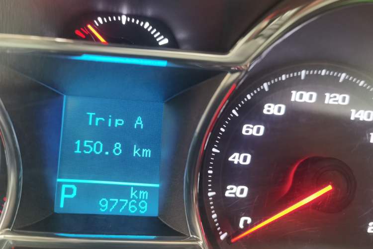 Used Chevrolet Captiva 2017 2.4L 4x4 Flagship Edition 7-Seater Odometer Close Up