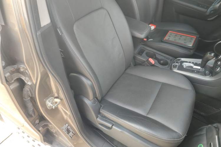 Used Chevrolet Captiva 2015 2.4L 4x4 Flagship Edition 7-Seater Right Front Seat